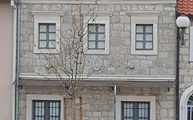 Kamena Kuca-Stone House